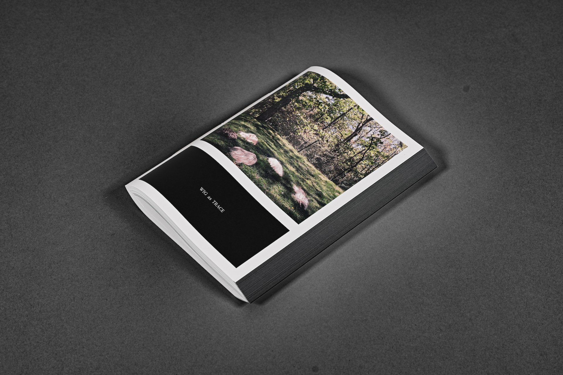 155*225*22mm;
352 Pages