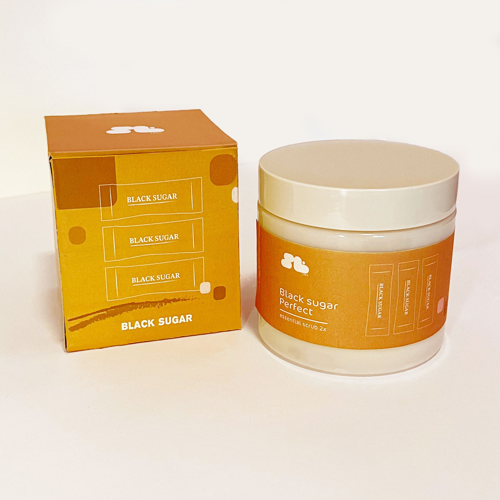 Brown Sugar perfect essential scrubs of Skinfood.