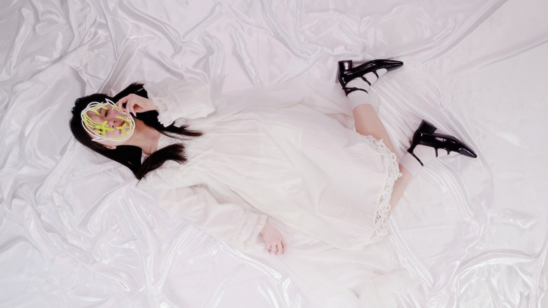 Photography: Longxiang Wang @longlong_wang02
Model: Linlu Bai @shashou482
MUA: Eryao Wei @22yaoo_
Styling: Meimei @meimei_yuguo
Assistant: Lucas @lucas_w1030